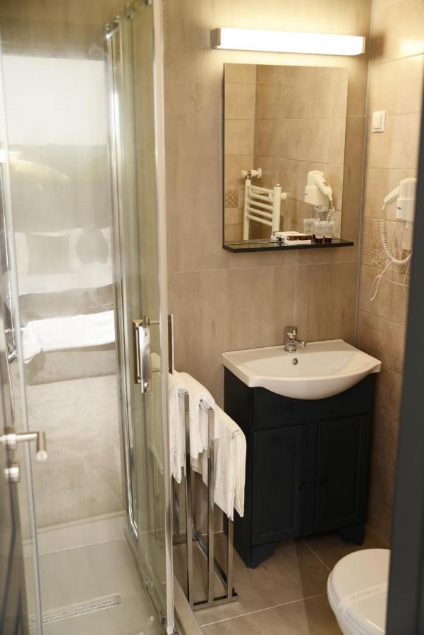 Victoria Rooms Oradea Ngoại thất bức ảnh
