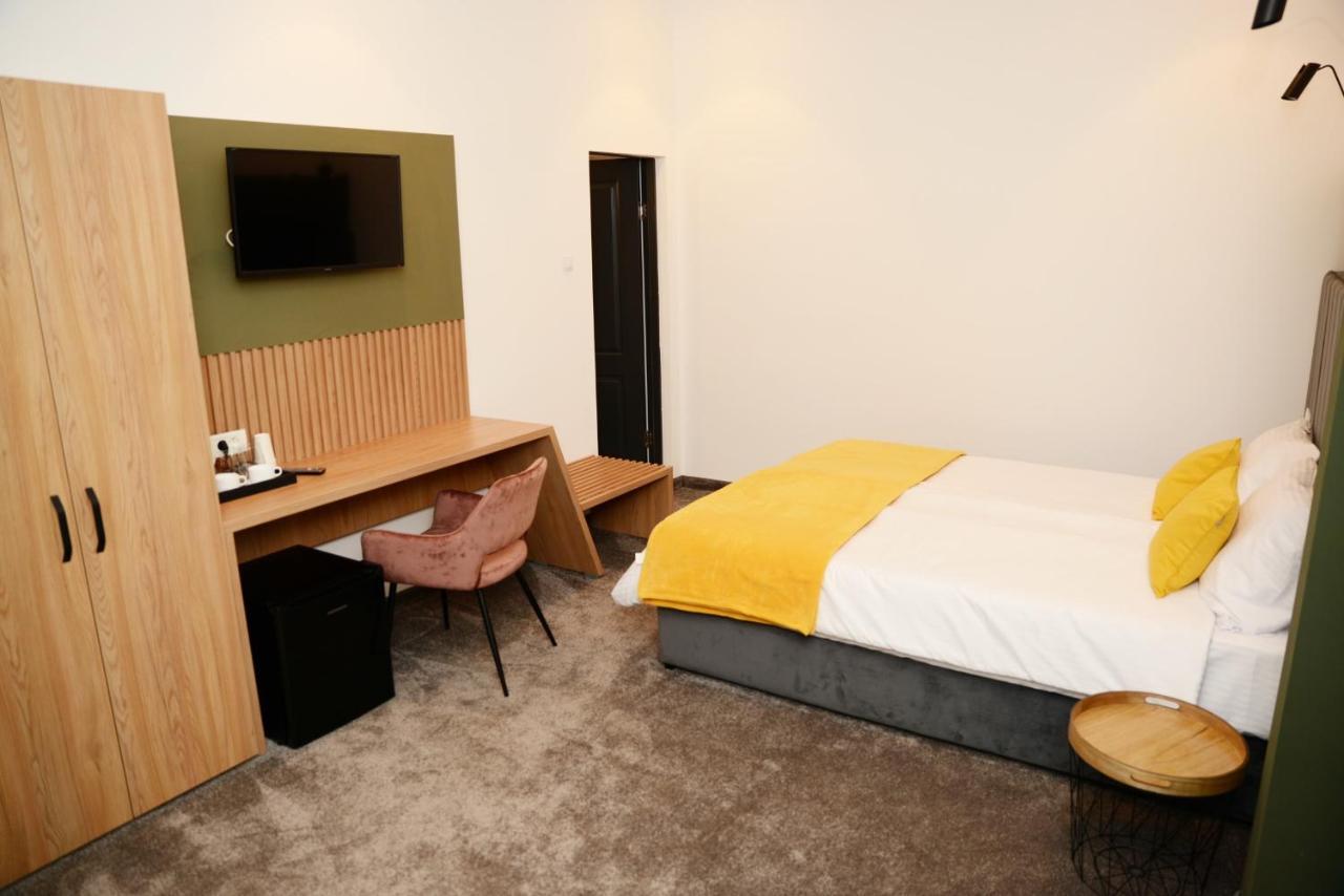 Victoria Rooms Oradea Ngoại thất bức ảnh