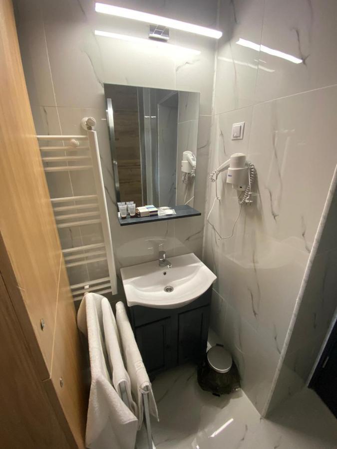 Victoria Rooms Oradea Ngoại thất bức ảnh