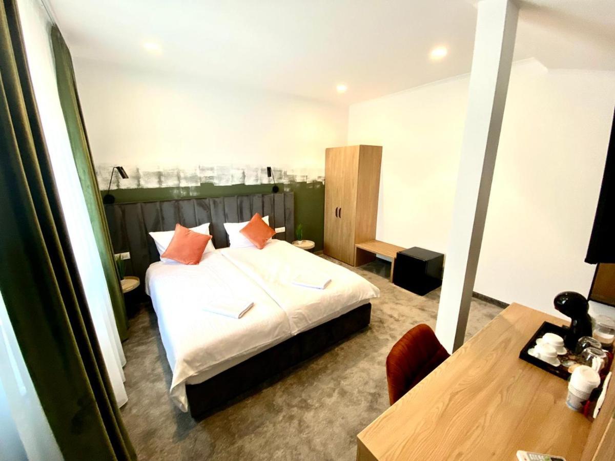 Victoria Rooms Oradea Ngoại thất bức ảnh