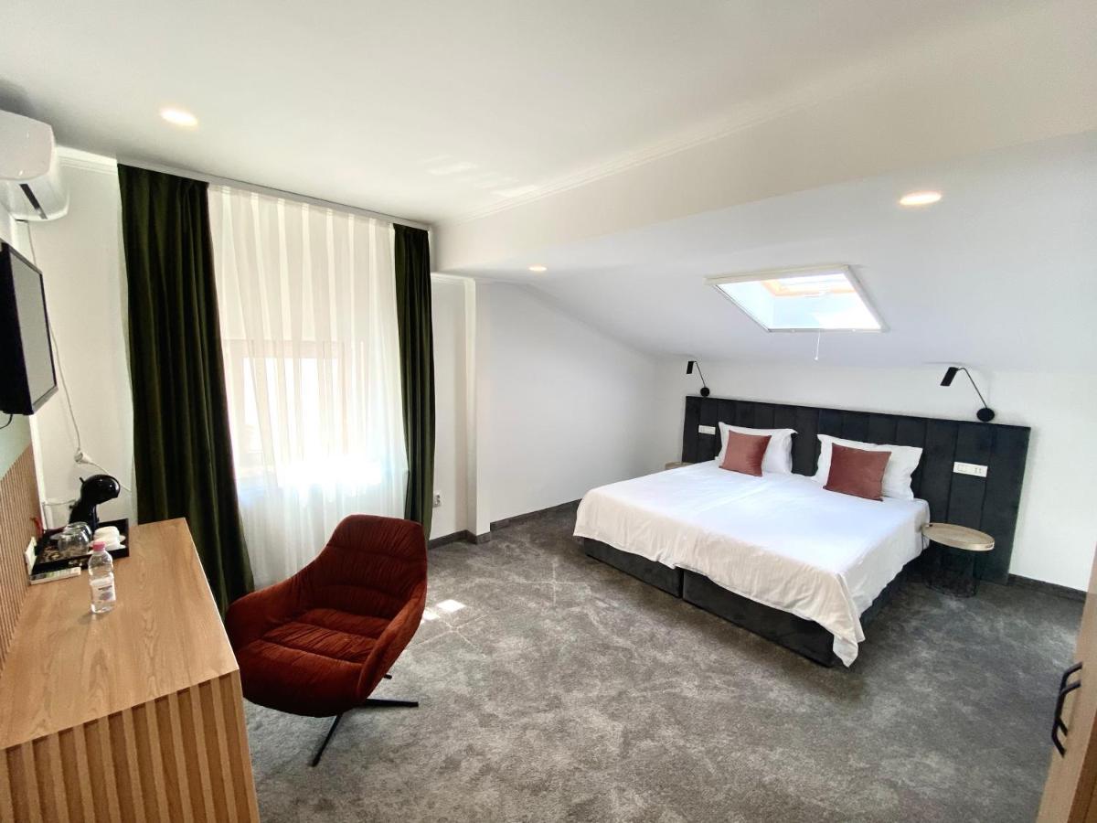 Victoria Rooms Oradea Ngoại thất bức ảnh