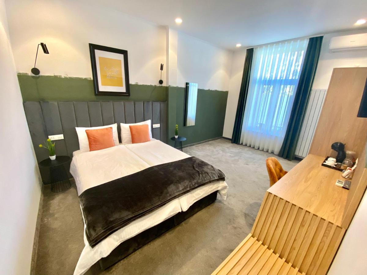 Victoria Rooms Oradea Ngoại thất bức ảnh