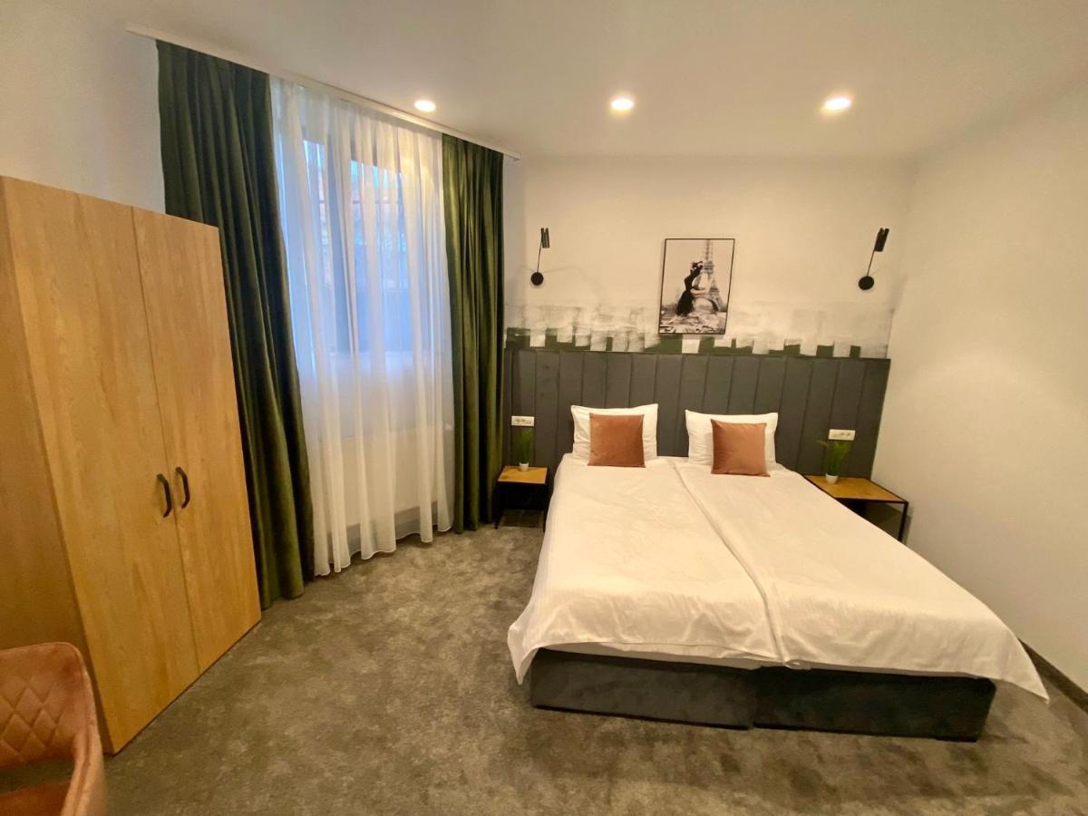 Victoria Rooms Oradea Ngoại thất bức ảnh